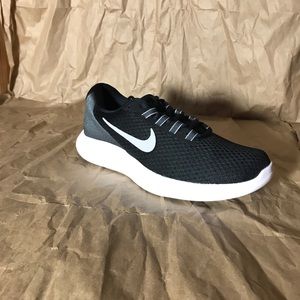 885421-001 Nike Lunarconverge 7.5 Wide